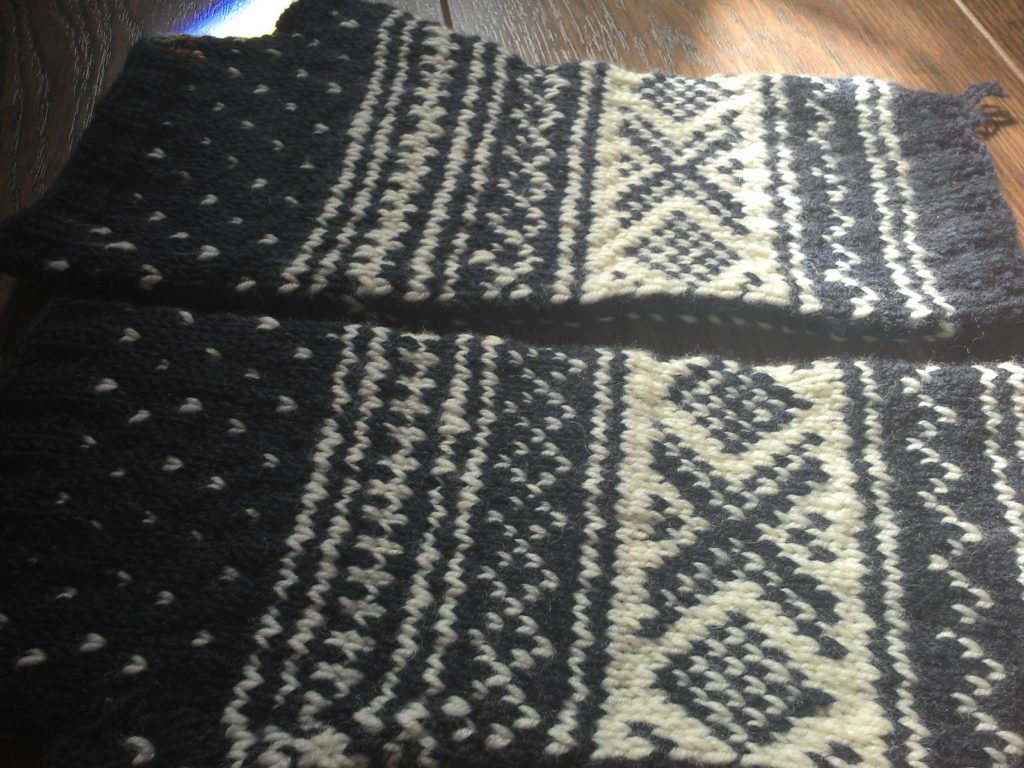 Knitting | Wrist warmers using Norwegian knitting style.