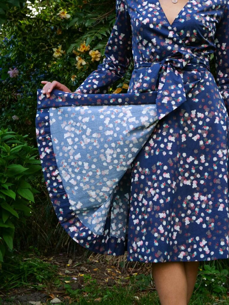 Vintage VOGUE 1549 Sewing Pattern WRAP DRESS Review - best wrap dress sewing pattern