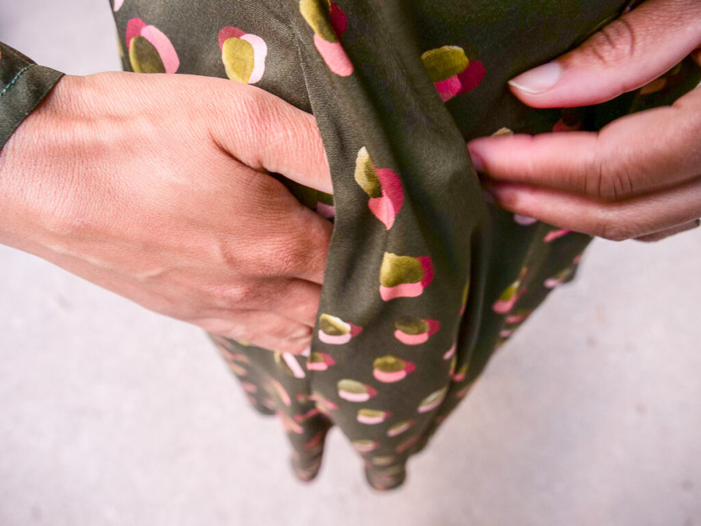 Burda 9/2020 #107 Wrap Dress Sewing Pattern Review - I added pockets!